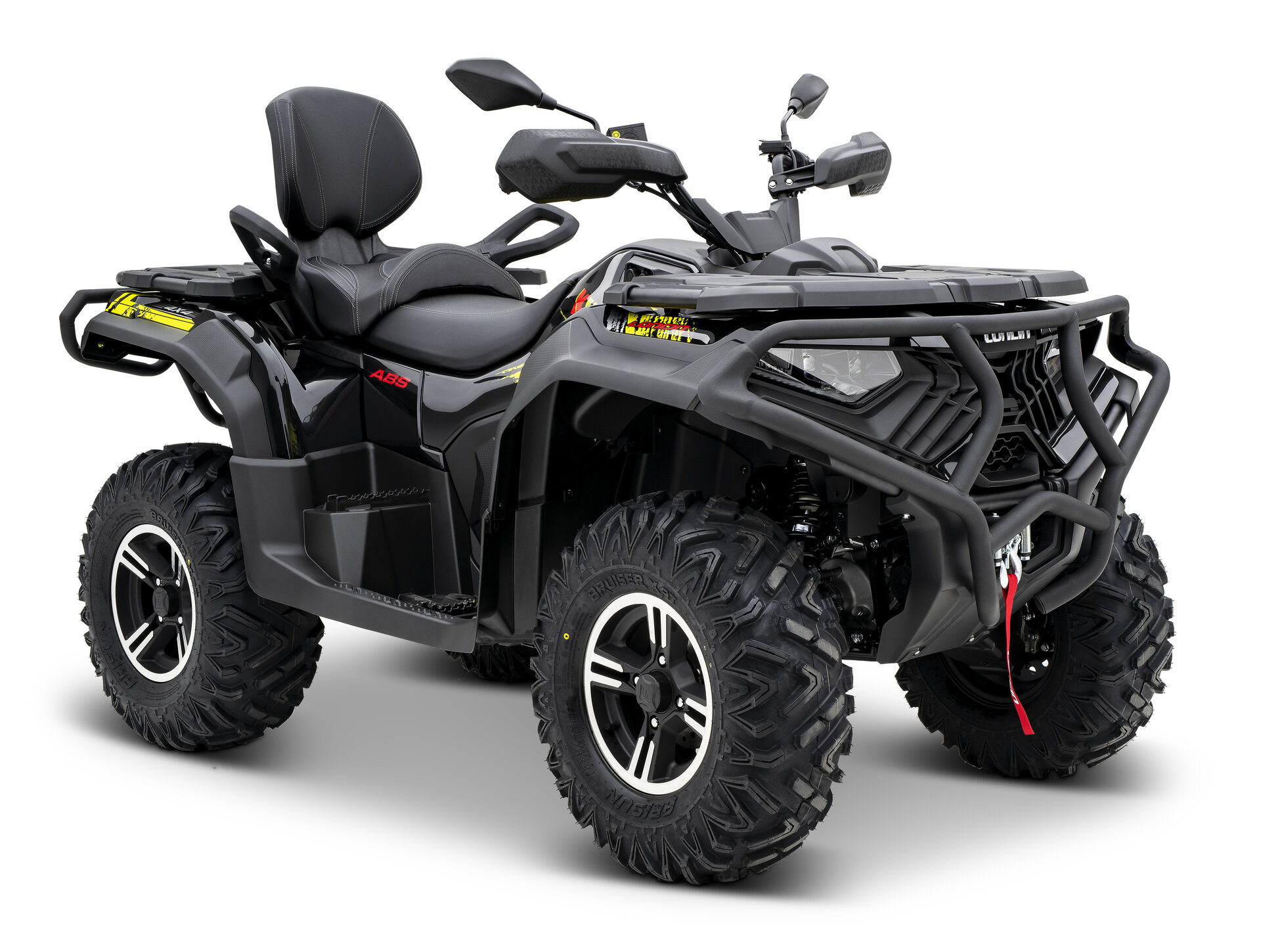 Loncin XWolf 700 ABS EPS ATV in Schwarz schräg von vorne rechts im Studio