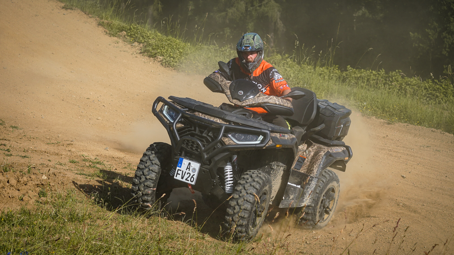 Loncin XWolf 1000L (T3b ABS) – Camo Drift auf Sandpiste Tschechien | Loncin ATV Action bei Brunner ATV Nation Augsburg