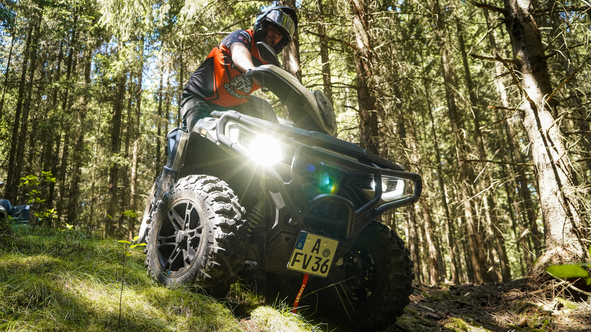 Loncin XWolf 1000L (T3b ABS) – Hangauffahrt Waldkuppe Gegenlicht Böhmen | Loncin ATV Action bei Brunner ATV Nation Augsburg